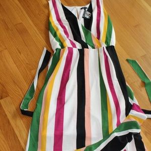 Land Bryant✨ Super cute dress NWT!